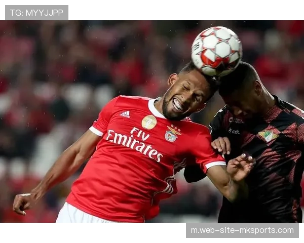 本菲卡联赛22轮不败领跑 葡超与欧冠双线并进